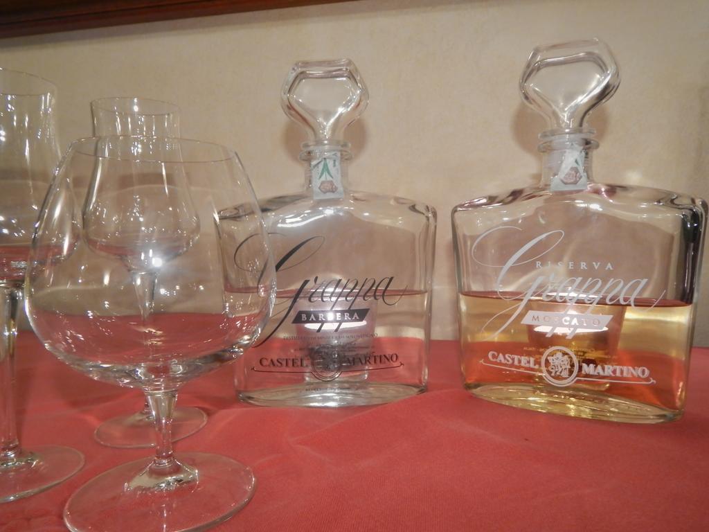 马蒂诺城堡酒店 Cortemilia 外观 照片